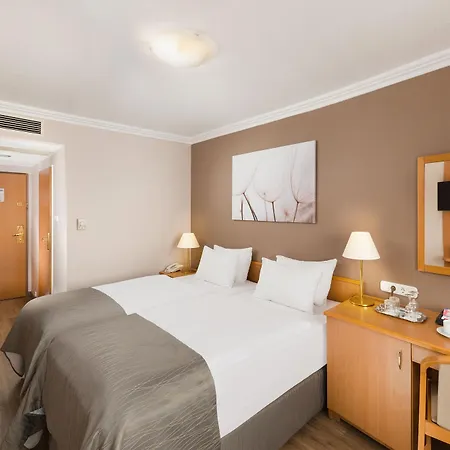 Danubius Arena 4* Budapeste