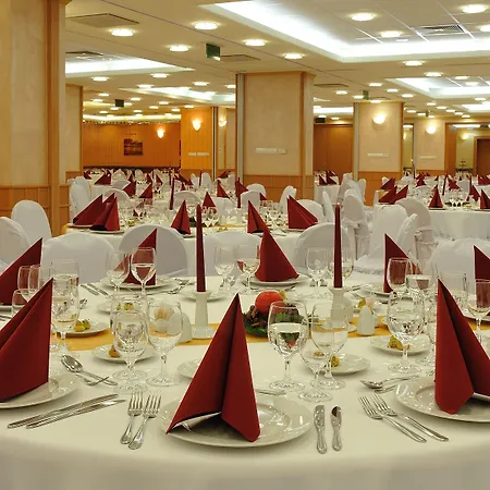 Danubius Arena Hotel 4*