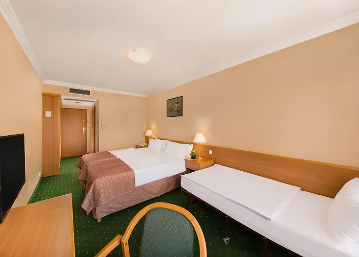 מלון Danubius Arena