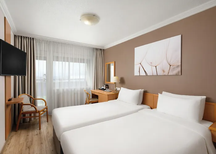 מלון Danubius Arena 4*