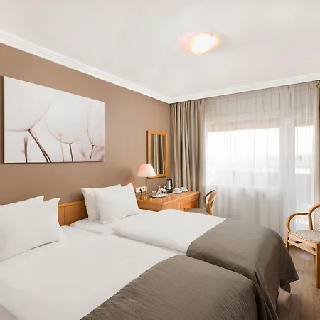 Danubius Arena Hotel 4*