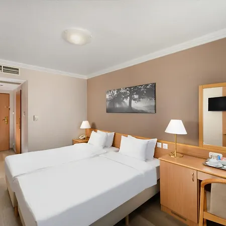 Danubius Arena Hotel 4*