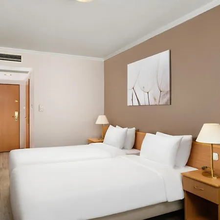 Hotel Danubius Arena 4*