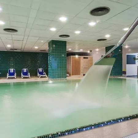 Danubius Arena Hotell 4*