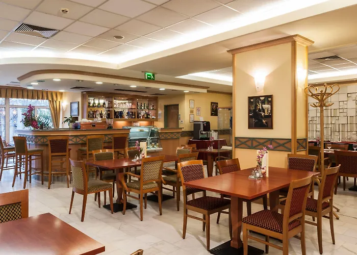 丹比乌斯阿瑞纳酒店 4* 布达佩斯