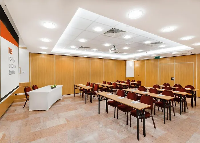 Danubius Arena Hotell 4*