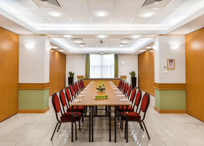 丹比乌斯阿瑞纳酒店 酒店